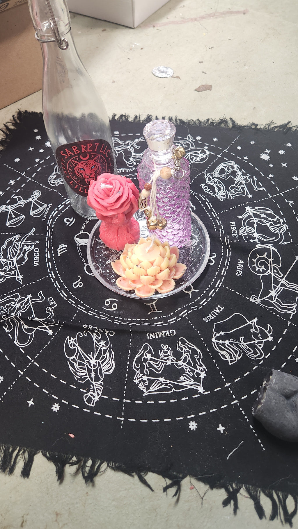 Feminine Heart Bloom Intention Candle – Protection, Healing & Emotional Renewal