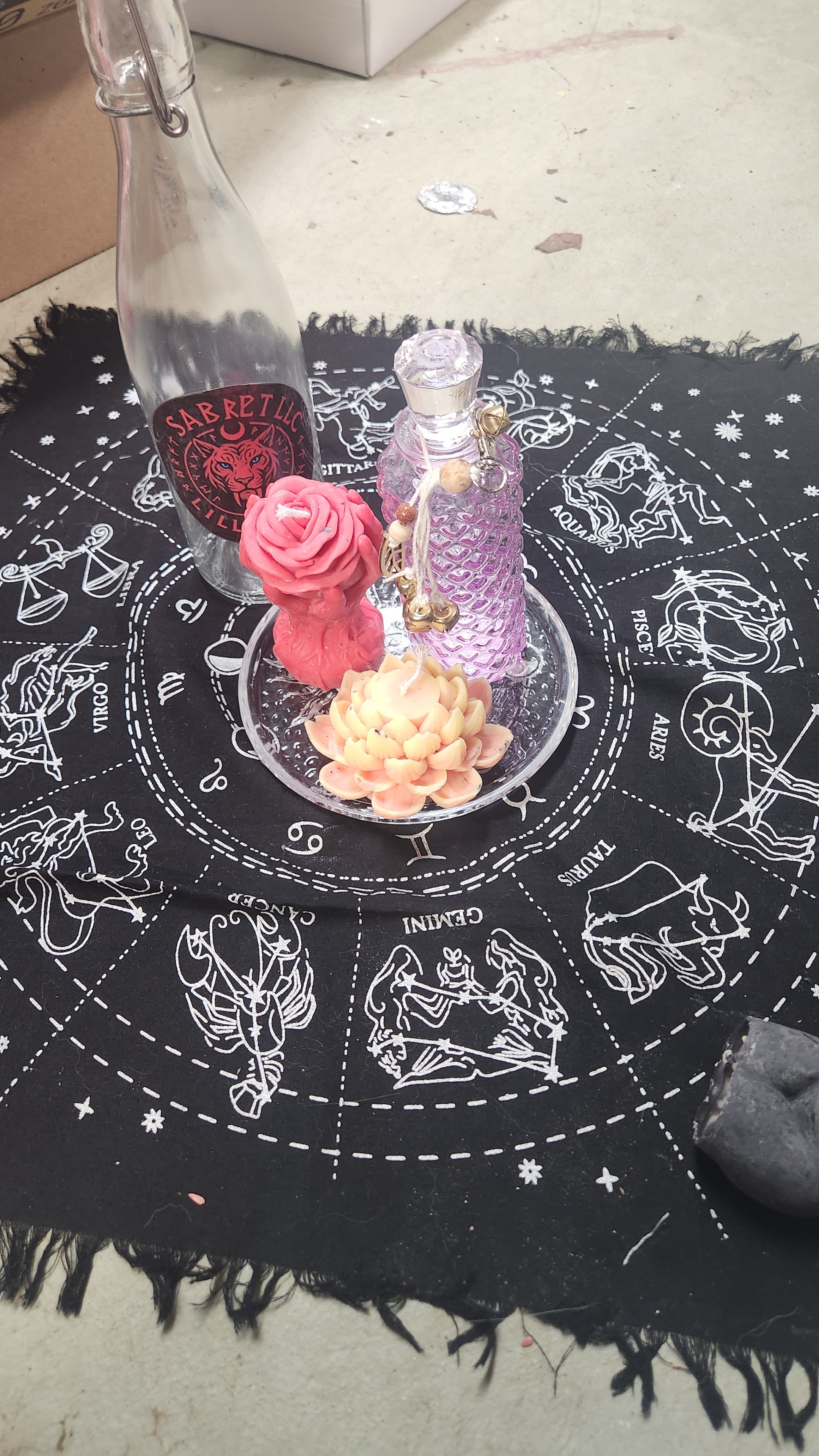 Sacred Heart Bloom Intention Candle – Protection, Healing & Emotional Renewal